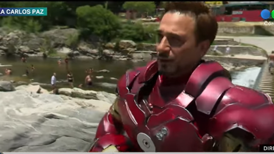 Iron Man cordobés: El Tony Stark serrano toma fernet e ilusiona a los más chicos