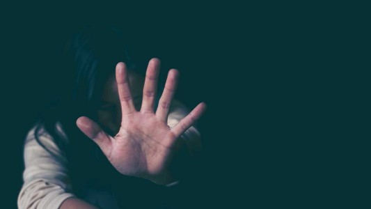 Fallo condenó a un acosador sexual a ser escrachado en medios de comunicación