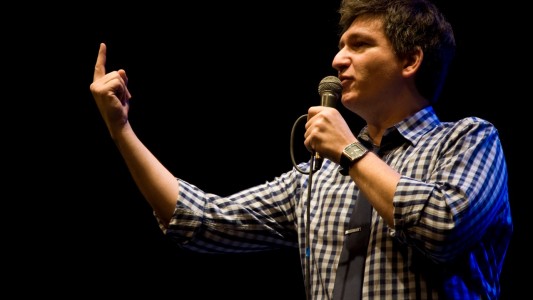 “Cuarentón en Cuarentena”: stand up rosarino en La Comedia