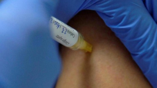 Según un estudio israelí, la cuarta dosis es insuficiente para evitar el contagio de Ómicron