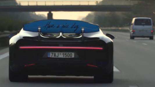 Un millonario checo se grabó a 414 km/h en una autopista alemana y reabre la polémica