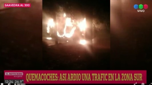 Quemaron una traffic en barrio Tablada