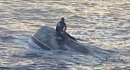 Desaparecen 39 personas tras volcar un barco en las costas de Florida en EEUU