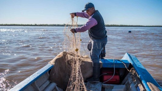 Se conoció la fecha de pago a pescadores afectados por la bajante del Paraná