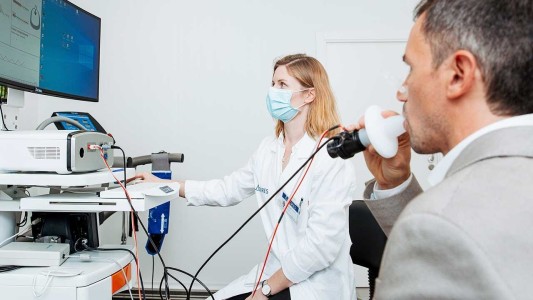 Recomiendan no descuidar los controles básicos para quienes cursaron Covid