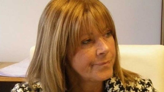 Policía juzgada: la acusan de cometer vejaciones contra dos mujeres que violaron el aislamiento