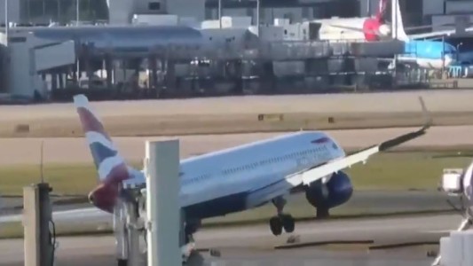 Un avión abortó un aterrizaje por los fuertes vientos en Londres