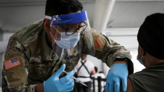 El Ejército de EEUU anunció que dará de baja a sus efectivos que no se vacunen