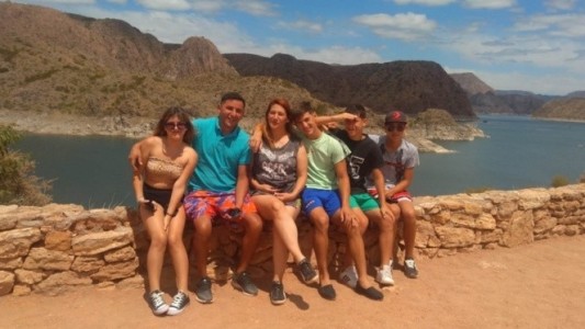 Vacacionaba en familia, se tiró a nadar al río y murió ahogado