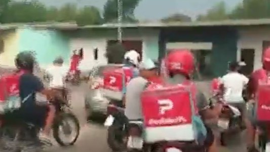 Video: una caravana de motos recuperó el vehículo que le robaron a un compañero