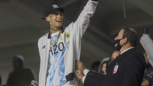 Vecinos de L-Gante lo denunciaron por amenazar de muerte a tres jóvenes y disparar al piso