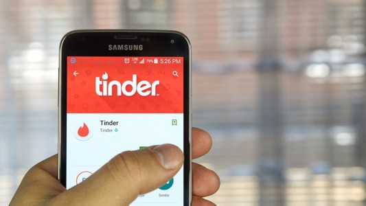 Uno de cada tres argentinos conoció a su pareja en una app de citas