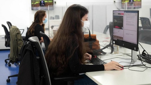 Los salarios crecieron 53,4% en 2021, por encima de la inflación anual acumulada