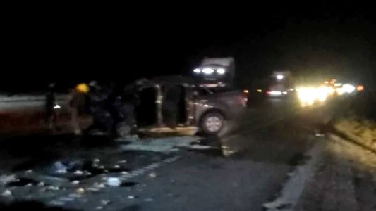 Murió una familia en un choque en la ruta 3: las víctimas son el papa, sus dos hijos y la tía