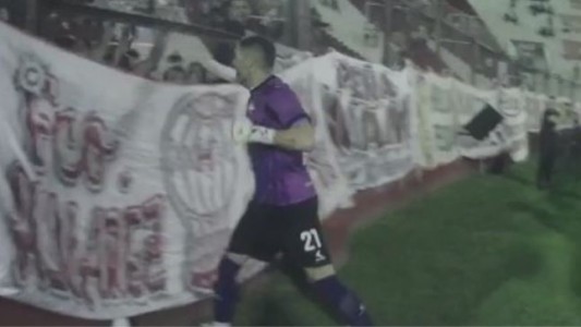 La violenta reacción de Andújar contra los hinchas de Huracán que se burlaron por la muerte de su padre