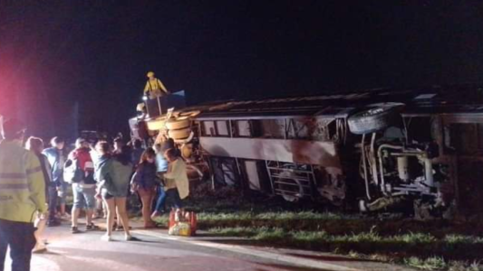 Volcó un micro en la ruta 34 y hay al menos cinco personas heridas