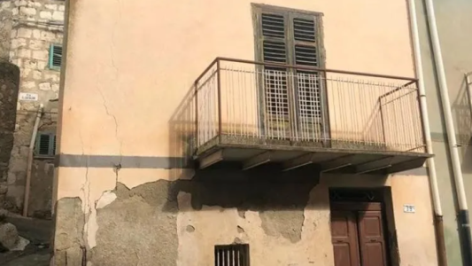 Van a repoblar un pueblo en Sicilia: 30 rosarinos compraron su casa a un euro