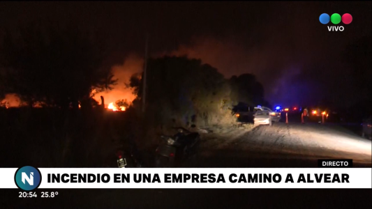 Importante incendio en una fábrica de pallets en Alvear