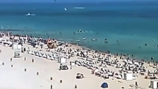 Se estrelló un helicóptero frente a una playa de Miami Beach: al menos dos personas heridas