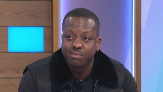 Conmoción en Inglaterra por misteriosa muerte de famoso joven empresario de la música