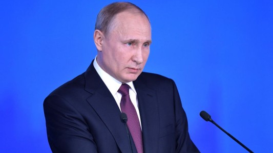 Putin ordena poner a las "fuerzas de disuasión" nucleares en alerta