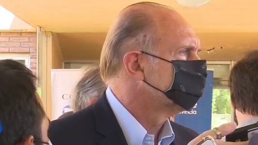 Perotti insistió en que la discusión paritaria docente se dé "con los chicos en las aulas"