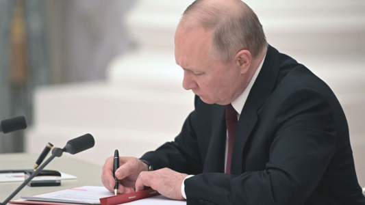 Putin respondió las sanciones económicas con medidas restrictivas en Rusia