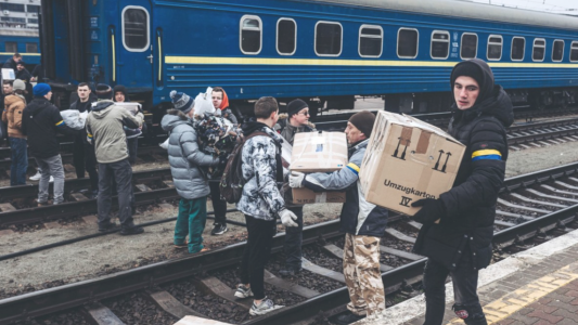 Comenzó el corredor humanitario en Ucrania pero denuncian que las tropas rusas siguen atacando