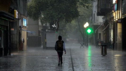 Alerta meteorológico: Se esperan lluvias y tormentas fuertes para este lunes