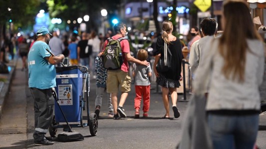 Con masiva concurrencia y alto impacto comercial se desarrolló la segunda Noche de Peatonales