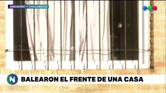 Balearon el frente de una casa en barrio Tablada