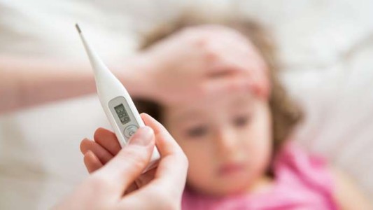 Se dispararon los casos de gripe en Argentina y recomiendan usar barbijo