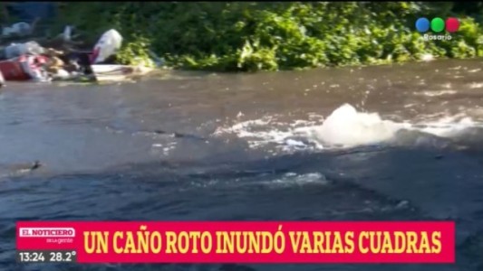 Un caño roto dejó varias calles inundadas en barrio Casiano Casas