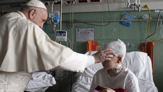 El Papa visitó a 19 niños ucranianos internados en Roma