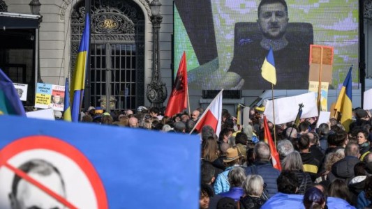 Zelenski instó a personas de todo el mundo a protestar contra la invasión rusa en Ucrania