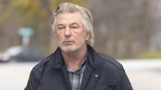 Alec Baldwin vuelve a filmar, a cinco meses de la tragedia en el rodaje de Rust