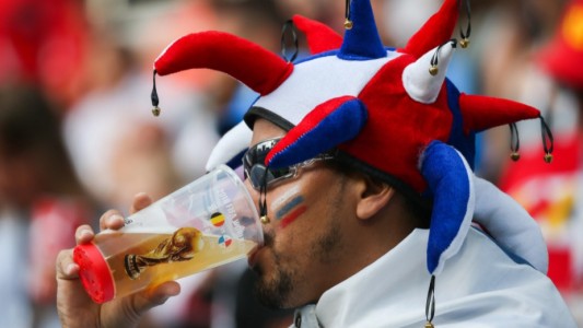 ¿El Mundial es una fiesta? Qatar endurece sus normas sobre el alcohol y las demostraciones de afecto en la vía pública