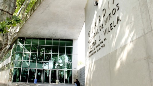 Pérez: un motociclista atropelló a un niño de 4 años y el padre lo golpeó