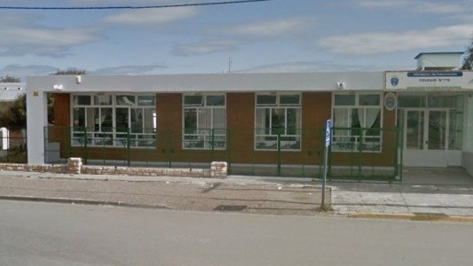 Padre fue al colegio y golpeó a dos compañeras de su hija tras acusarlas de hacerle bullying