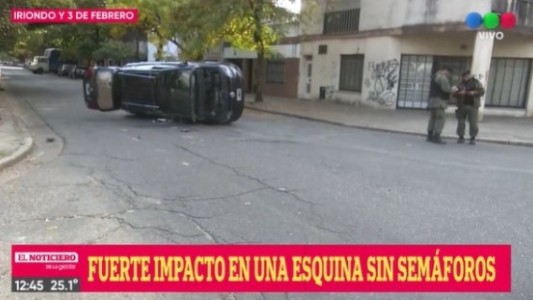 Feroz choque entre dos autos en Iriondo y 3 de Febrero