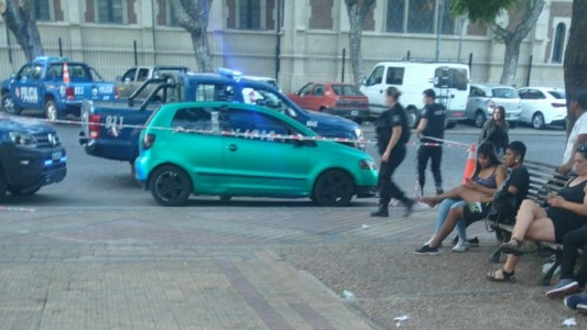 Asesinaron a una chica de 18 años e hirieron a un adolescente