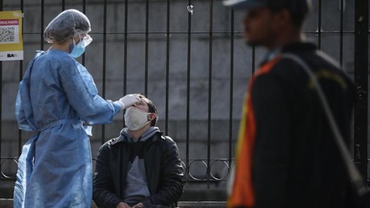 Reportan un muerto y 453 nuevos contagios de coronavirus