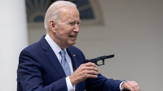 Violencia en Estados Unidos: Biden endurece la regulación de las "armas fantasma"