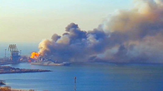 Rusia ataca fábrica de misiles cerca de Kiev tras el hundimiento de su buque insignia