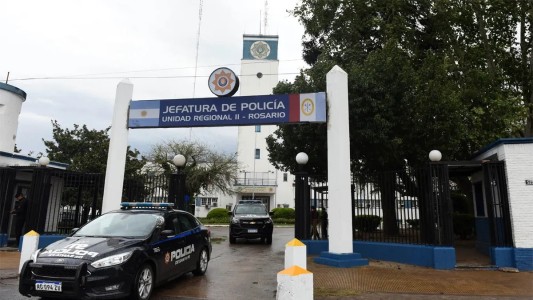 Allanaron la Unidad Regional II y secuestraron celulares de policías