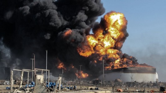 Al menos 80 muertos tras una explosión en una refinería de petróleo ilegal en Nigeria