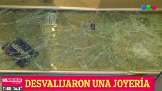 Robaron una joyería en España y Zeballos