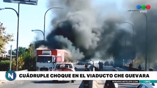 Cuadruple choque e incendio en la entrada a Rosario desde la autopista a Córdoba