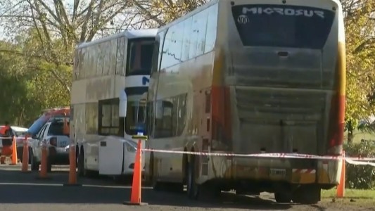 Guerra por los tours de compras: dispararon 88 tiros contra dos micros