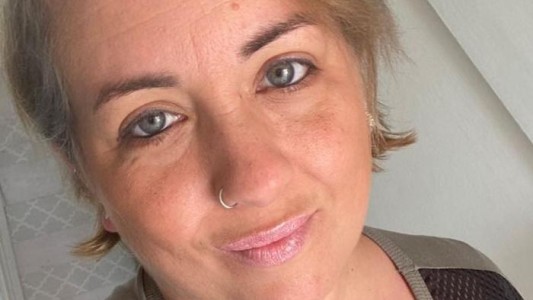 Una mujer pedófila que violó a una niña junto a dos hombres, compartió las fotos en internet y fue condenada a cadena perpetua